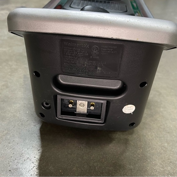 Farberware Stainless Steel 2.5L Deep Fryer - Picture 9 of 11